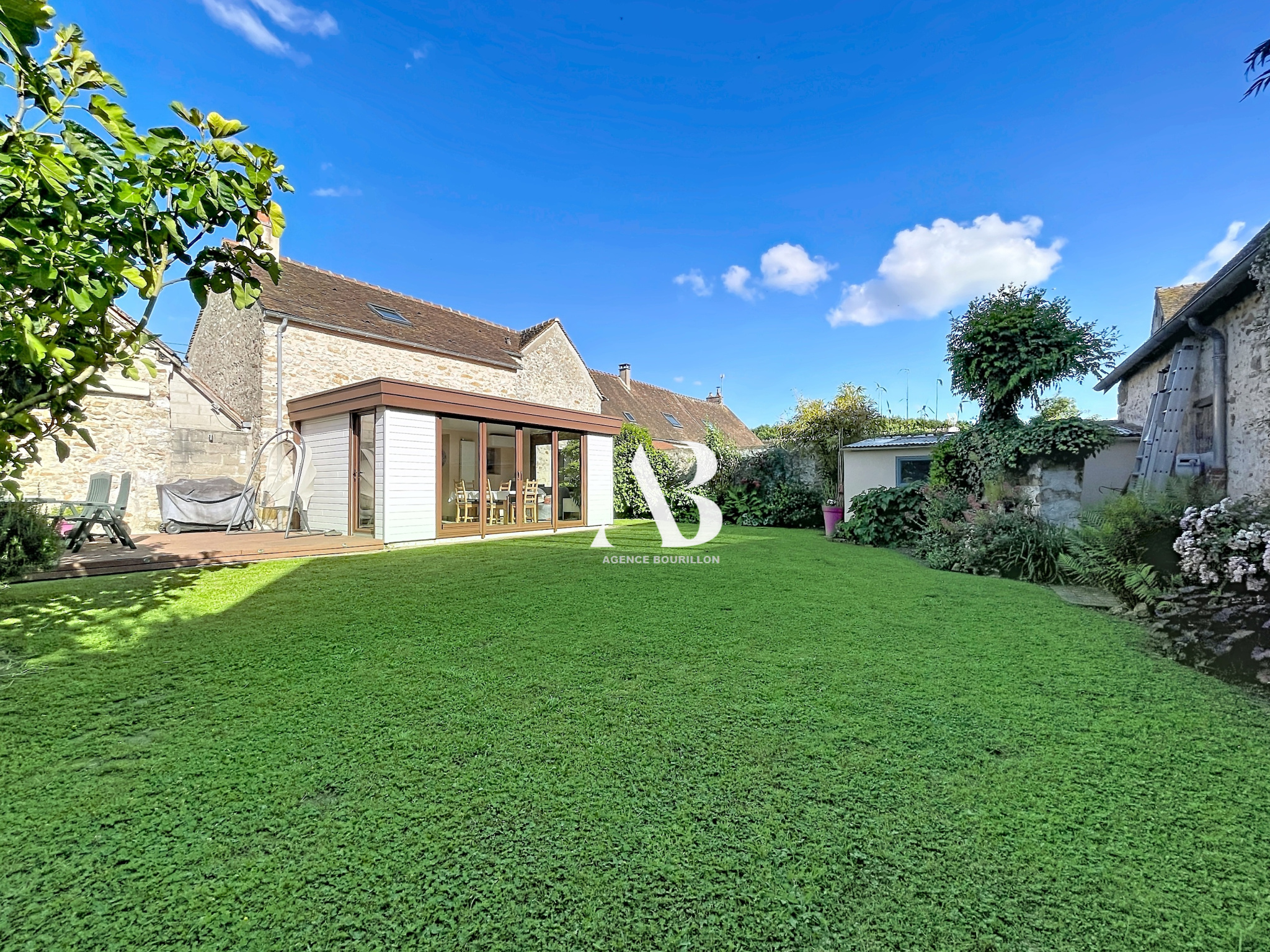 Maison 7 pièces 136 m2 habitables et 154 m2 utiles